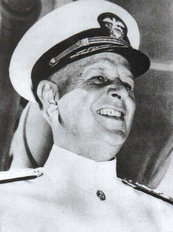 L'ammiraglio Kimmel, comandante in capo della Flotta del Pacifico, rimosso dal comando dopo l'attacco di Pearl Harbor