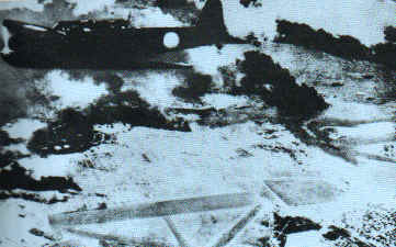 Un B5N2 Kate in procinto di attaccare l'aereoporto di Hickam