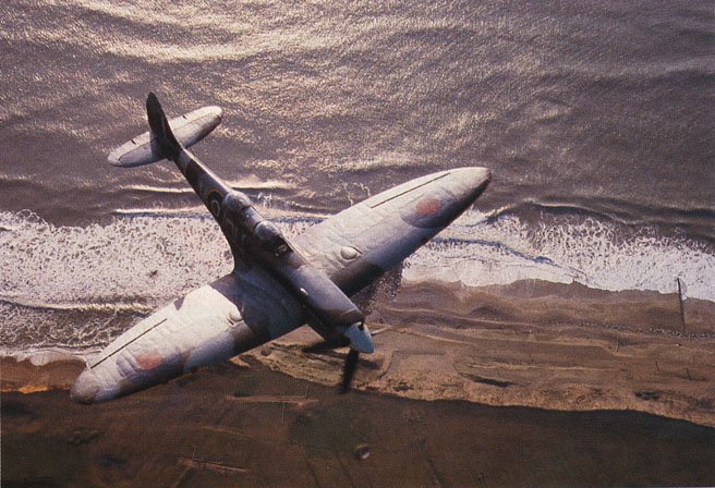 Uno Spitfire di ritorno da una missione