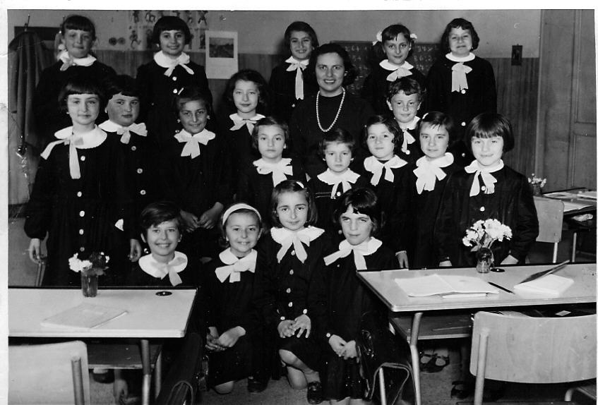 La classe di alunne del 1955 scattata nel 63