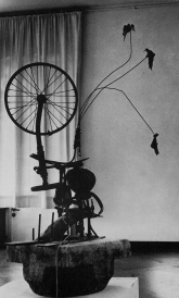 Jean Tinguely. "Hommage  Marcel Duchamp" (1960)