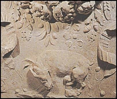 La capra Amaltea che allatta Giove - particolare di altare P. Ennio 