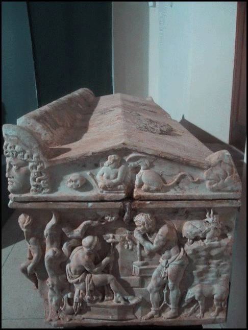 Sarcofago con rilievo raffigurante Saturno incatenato, Museo di Villa Adriana - Tivoli